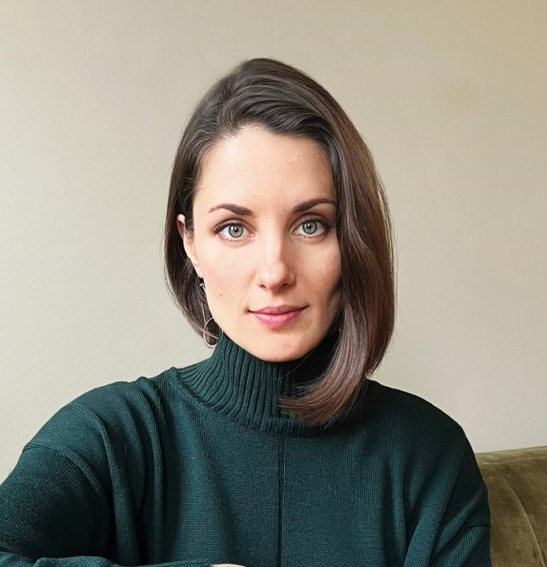 Abapolnikova_Headshot