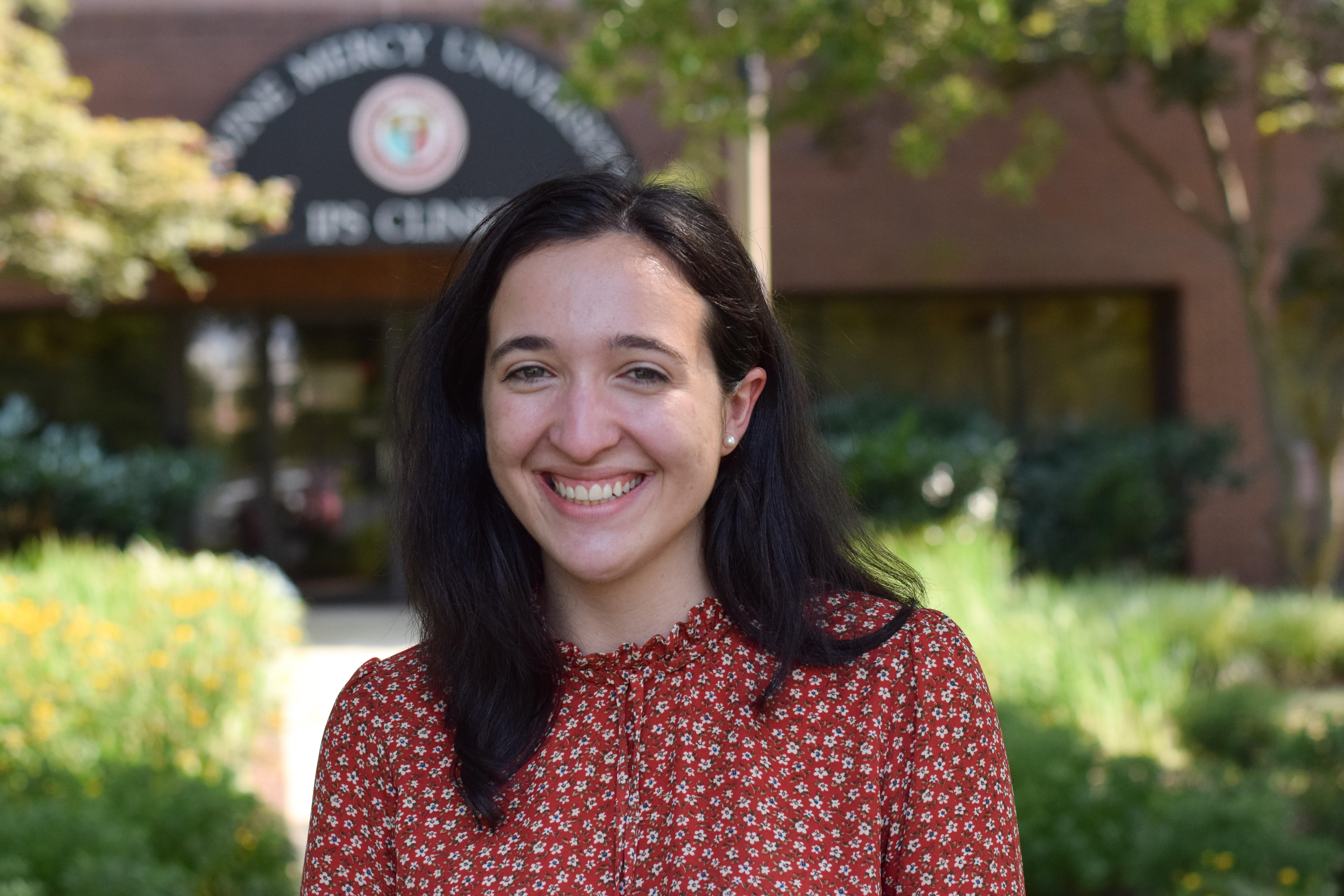 Abby Kelly Headashot